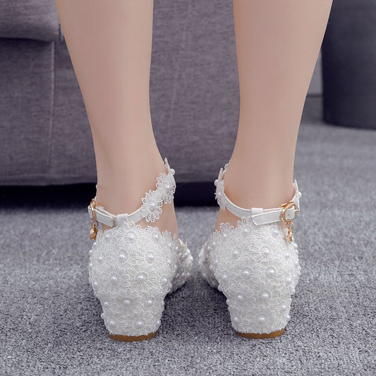 Women Lace Pearl Round Toe Shallow Mouth Shoes